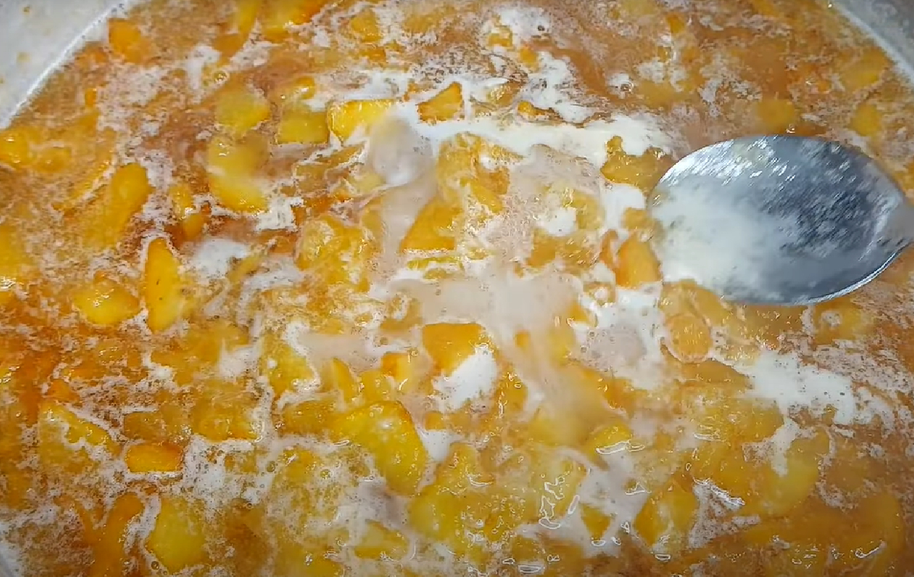 Варенье из айвы - идеальное к чаю. Приготовьте его по старинному бабушкиному рецепту